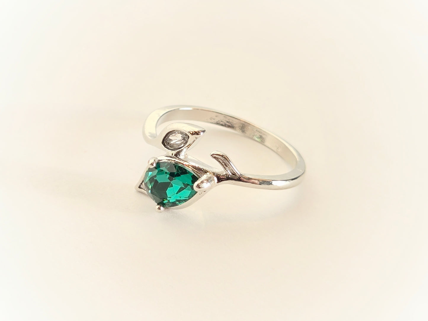 Emerald & Silver Leaf Ring | Size 9