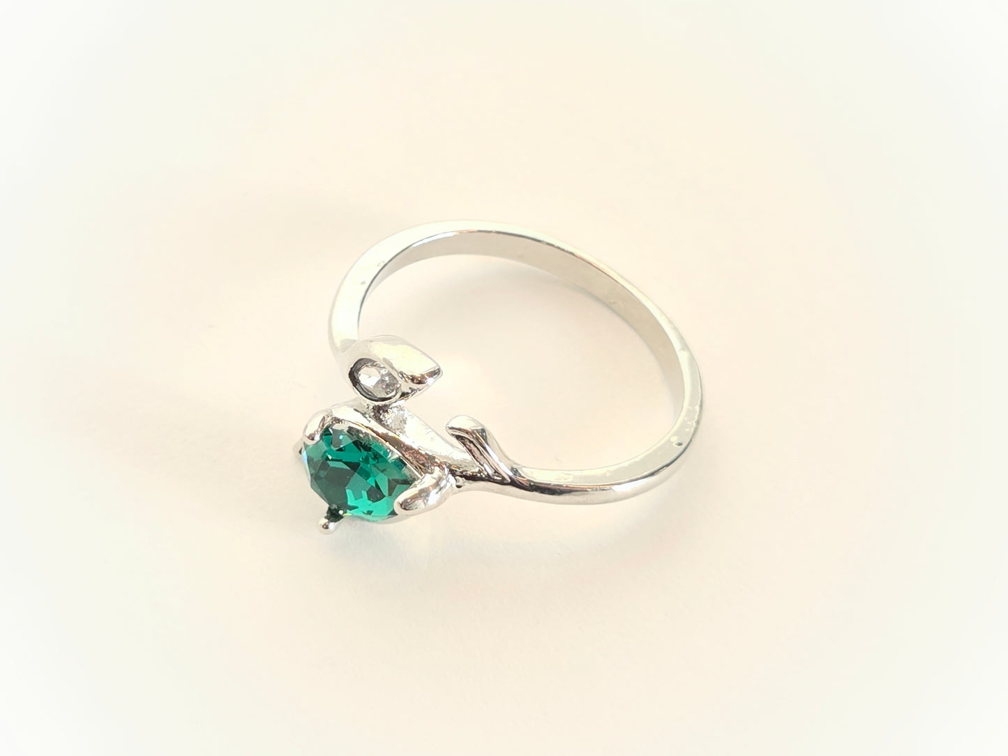 Emerald & Silver Leaf Ring | Size 9