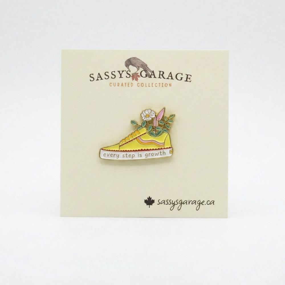 Chaque Pas Est Une Croissance | Pin de Collection