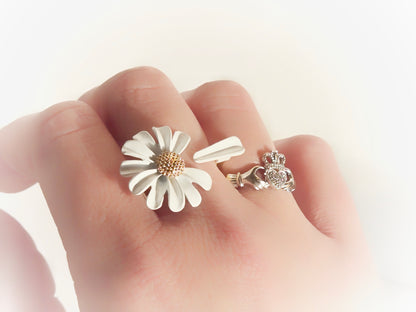 Daisy Petal Open Ring | White & Gold