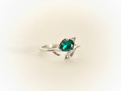 Emerald & Silver Leaf Ring | Size 9