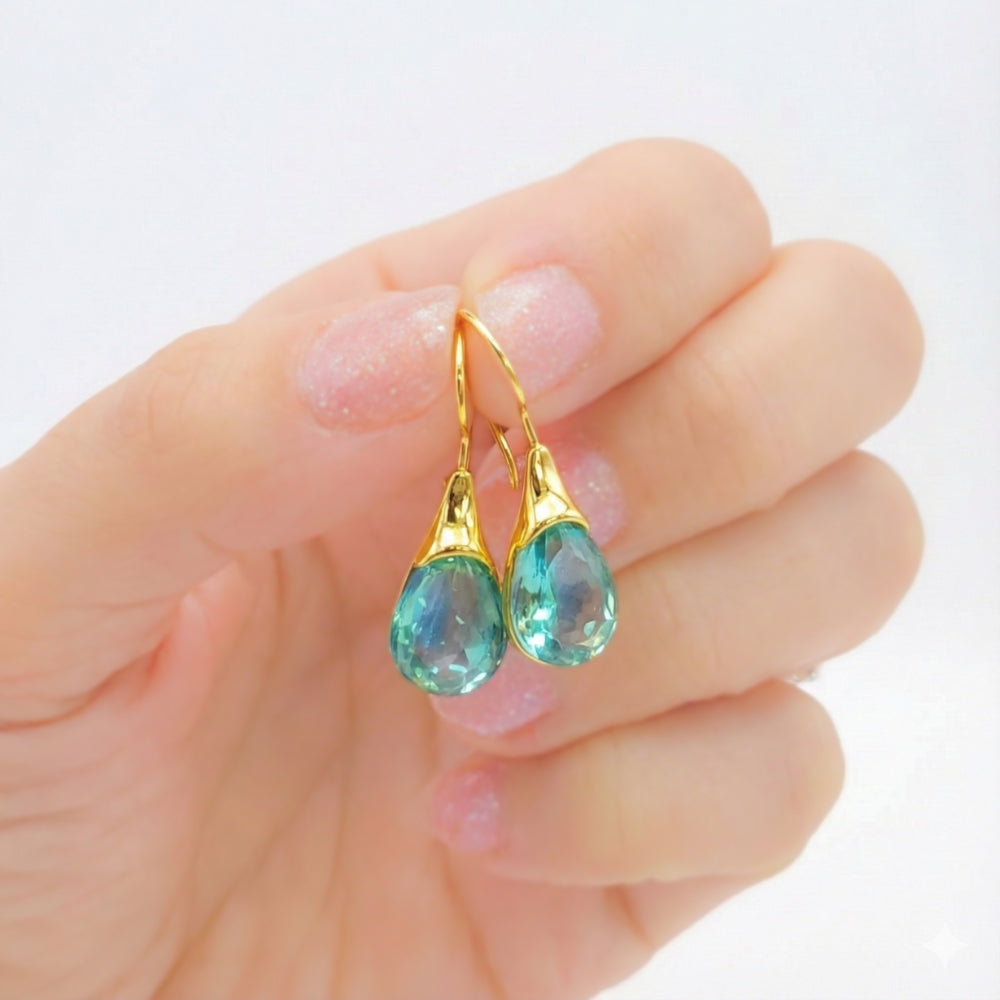 Gouttes de verre bleu, ton doré | Boucles d'oreilles