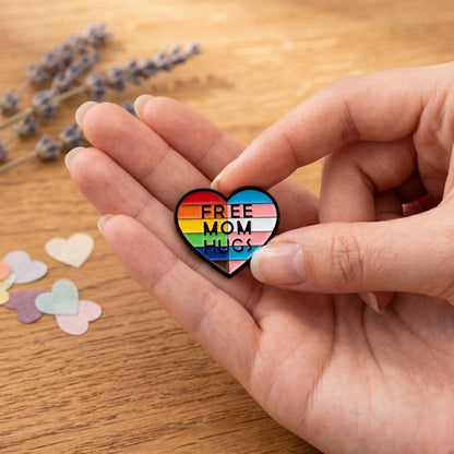 Free Mom Hugs | Collectible Pin