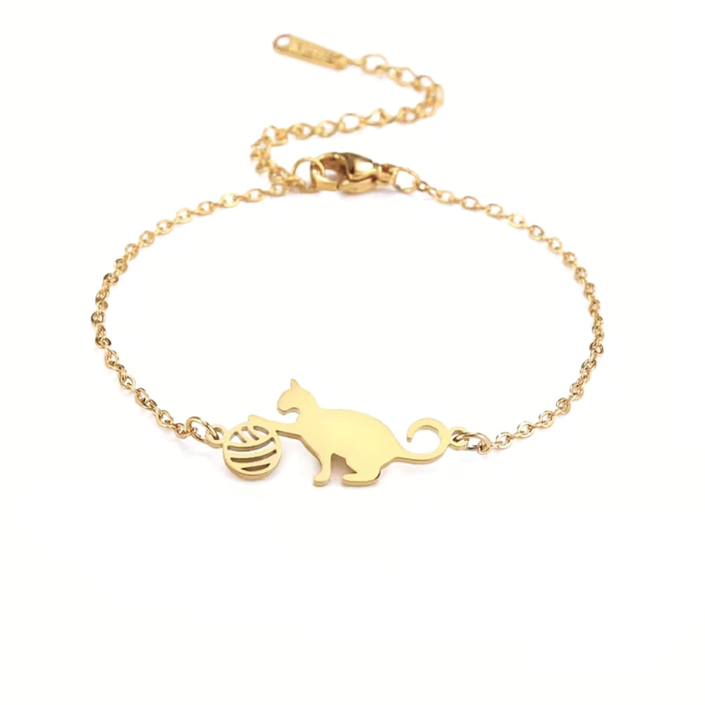 Kitten With Yarn | Bracelet