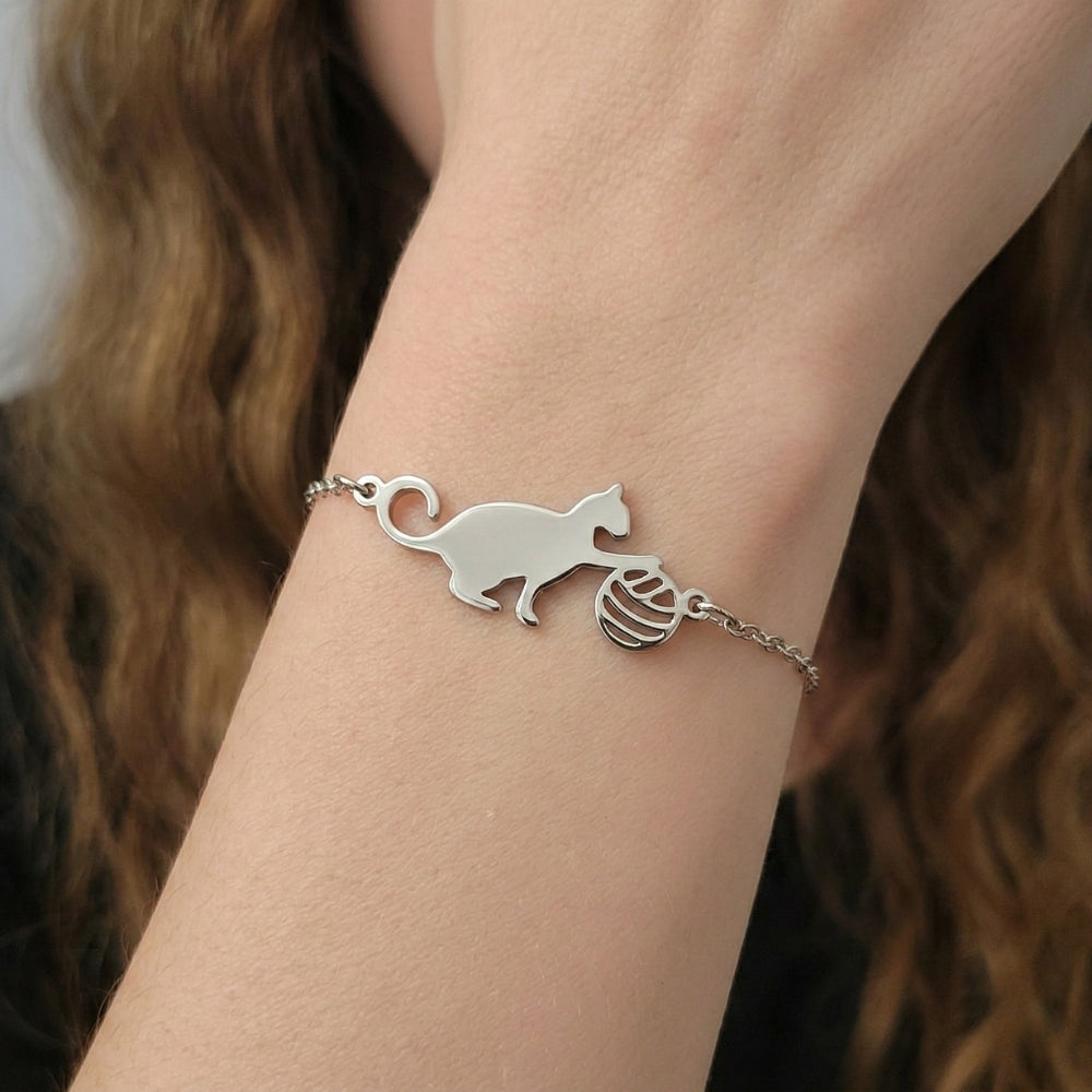 Kitten With Yarn | Bracelet