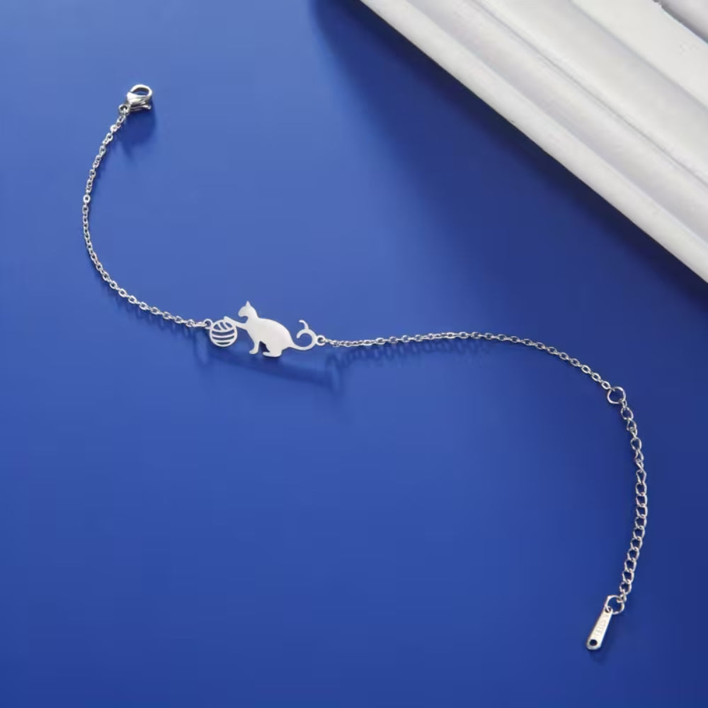 Kitten With Yarn | Bracelet