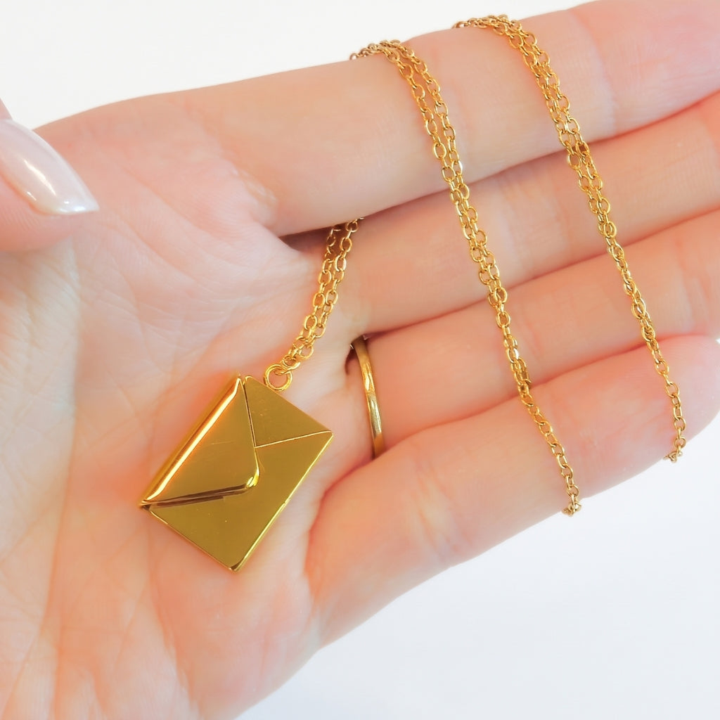 Love Letter Locket [Gold] | Necklace