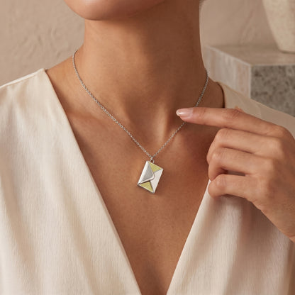 Collier médaillon Lettre d'amour