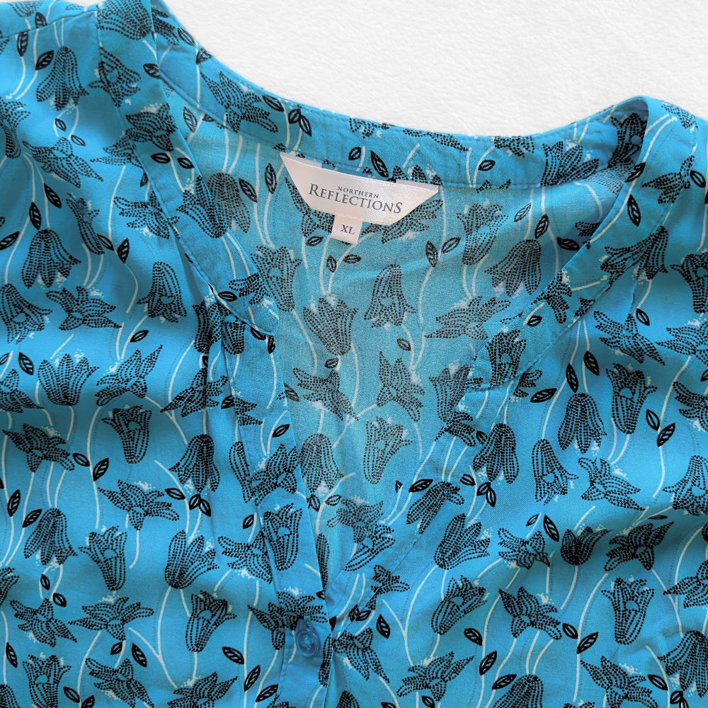 Northern Reflections Blue Floral Button-Up Sleeveless Blouse [XL]