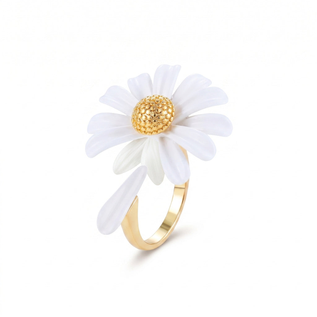 He Loves Me Daisy | Ring