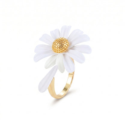 He Loves Me Daisy | Ring