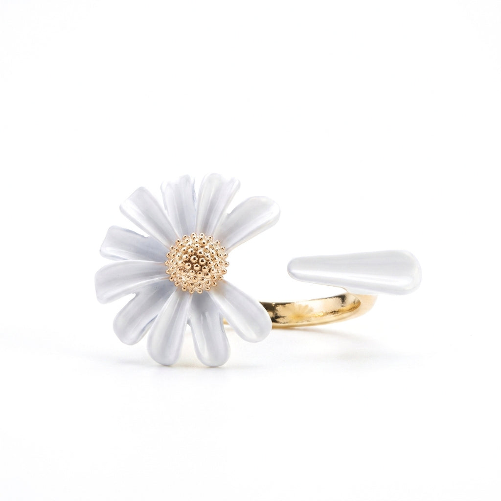He Loves Me Daisy | Ring