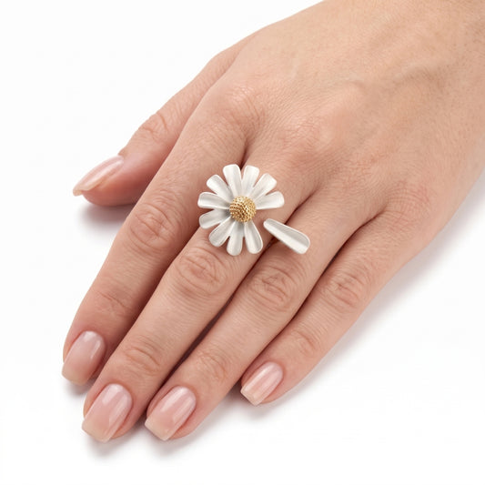 He Loves Me Daisy | Ring