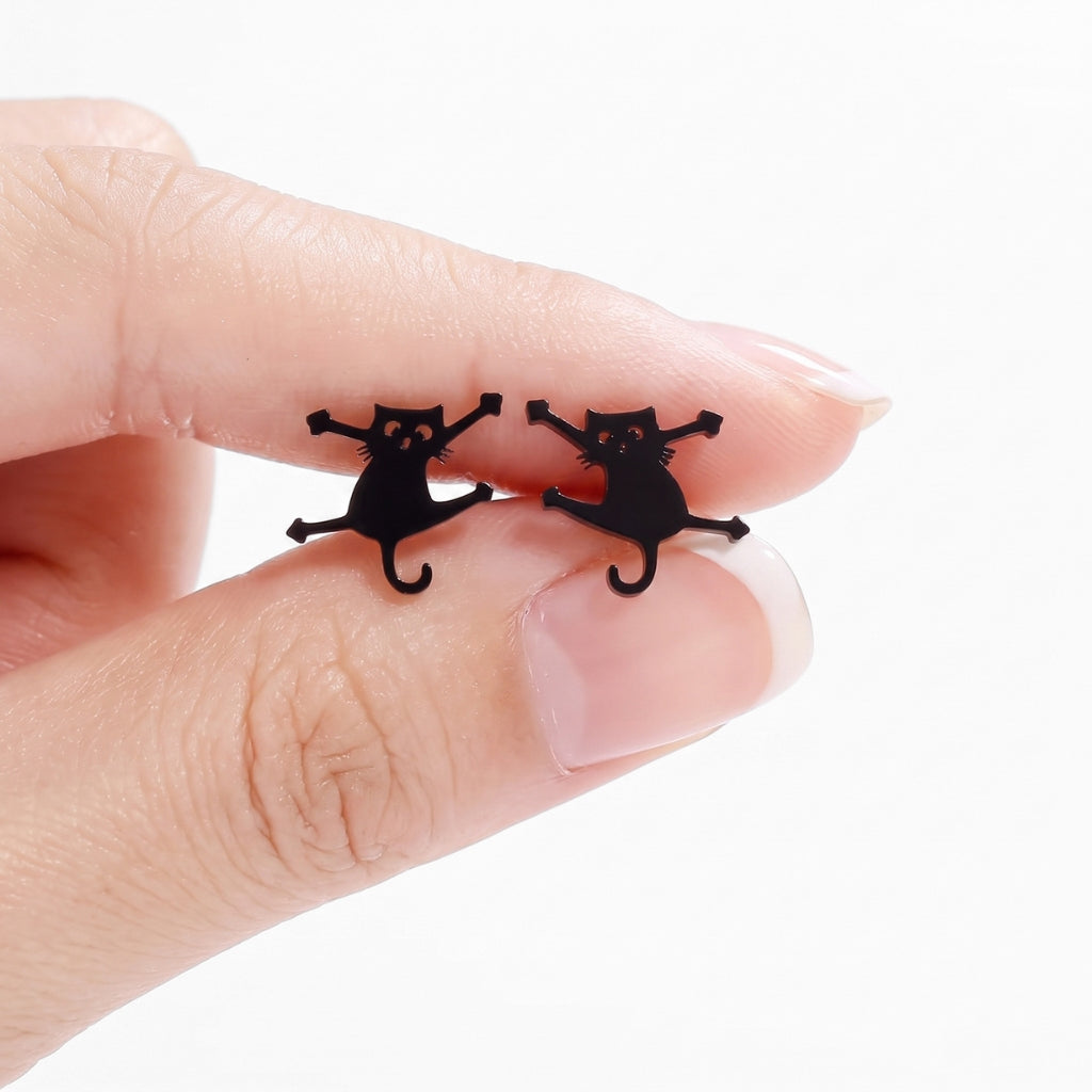 Scaredy Cat Studs | Earrings