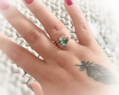 Emerald & Silver Leaf Ring | Size 9