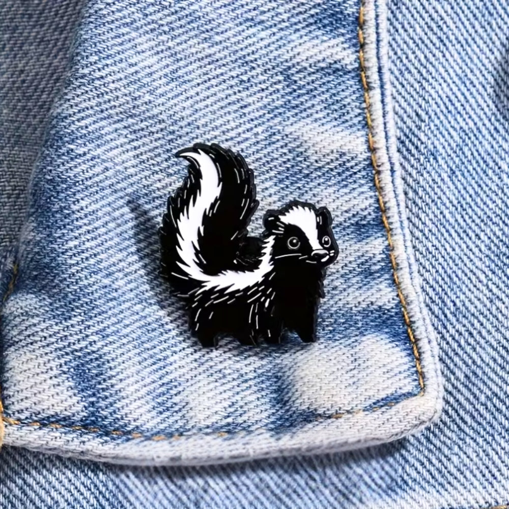 Skunk | Collectible Pin